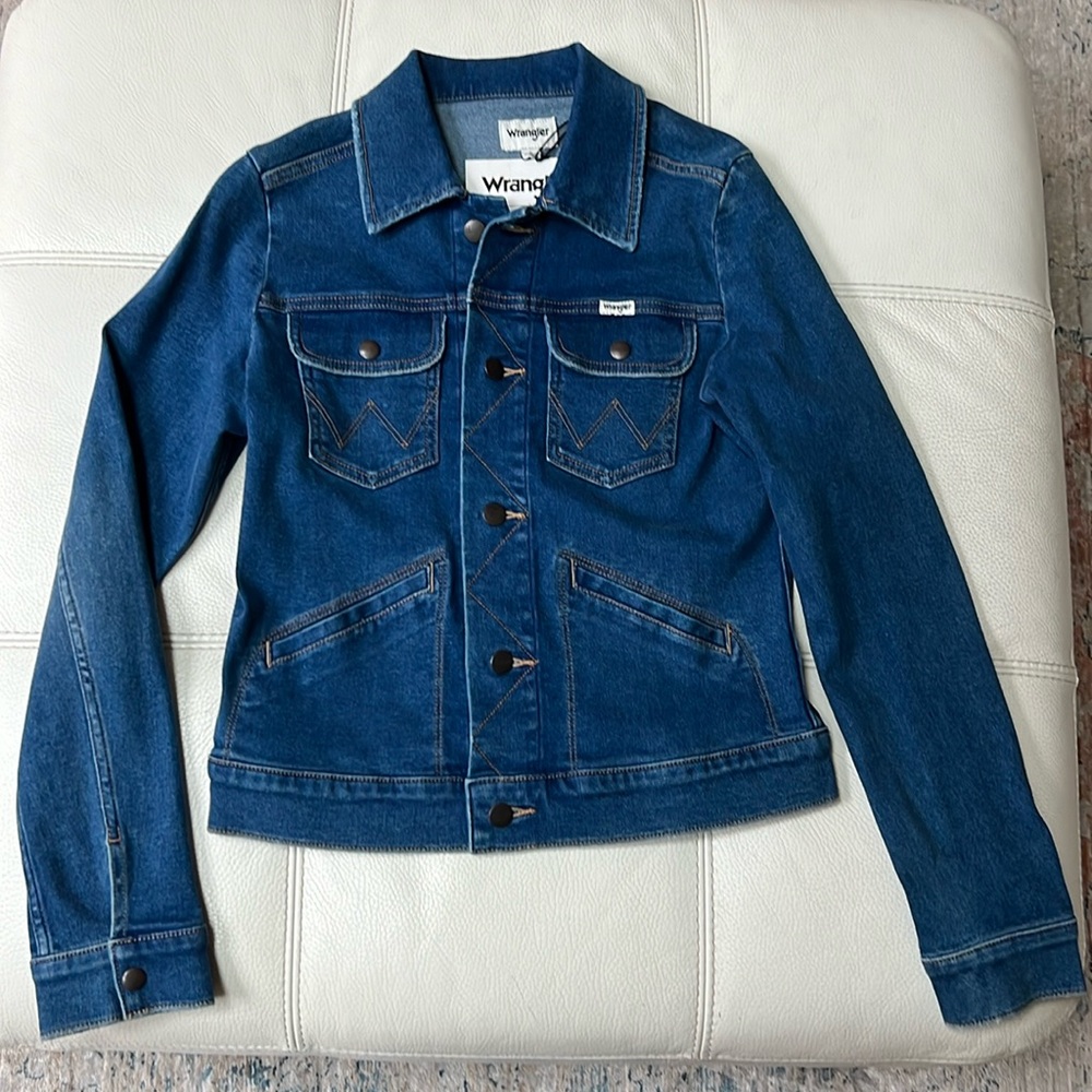 NWT Vintage Style Wrangler Denim Jean Jacket Size Small
